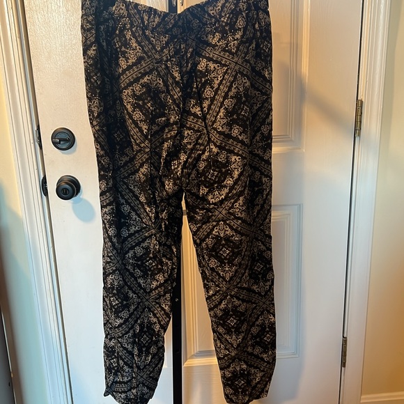 Banana Republic tapered pant - Picture 4 of 5